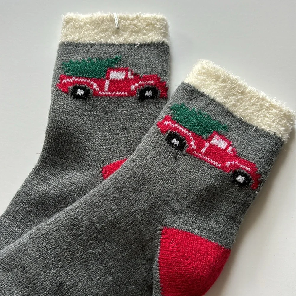 Northeast Outfitters Women’s Christmas Holiday Truck Cozy Cabin Socks